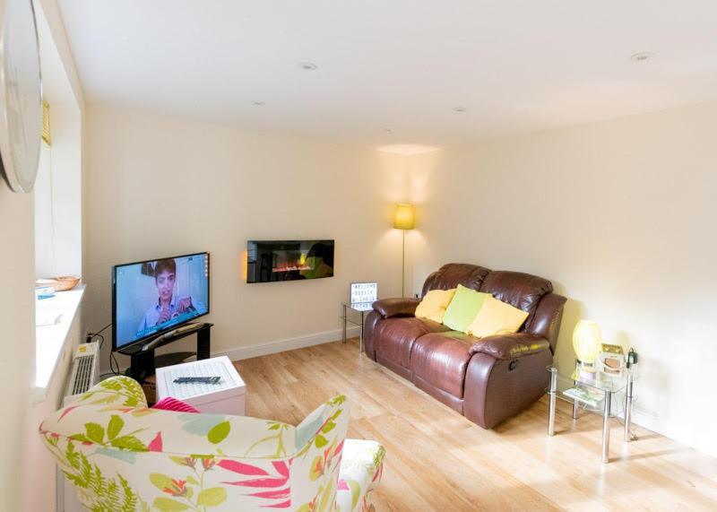 The Retreat, Own Hot Tub, Romantic Escape, Near Lyme Regis Exterior foto