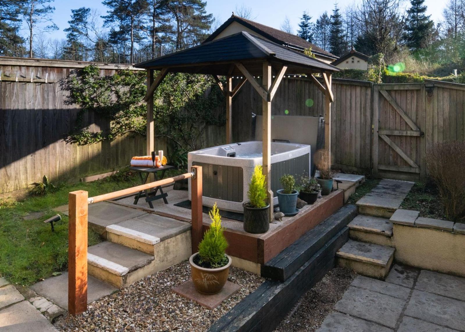 The Retreat, Own Hot Tub, Romantic Escape, Near Lyme Regis Exterior foto
